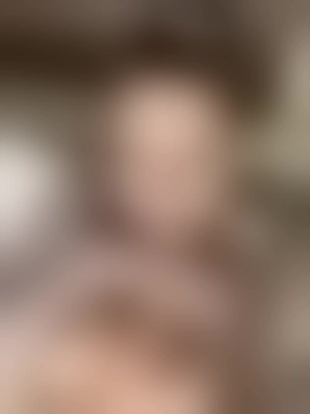 Sem camisa e com a língua de fora… 