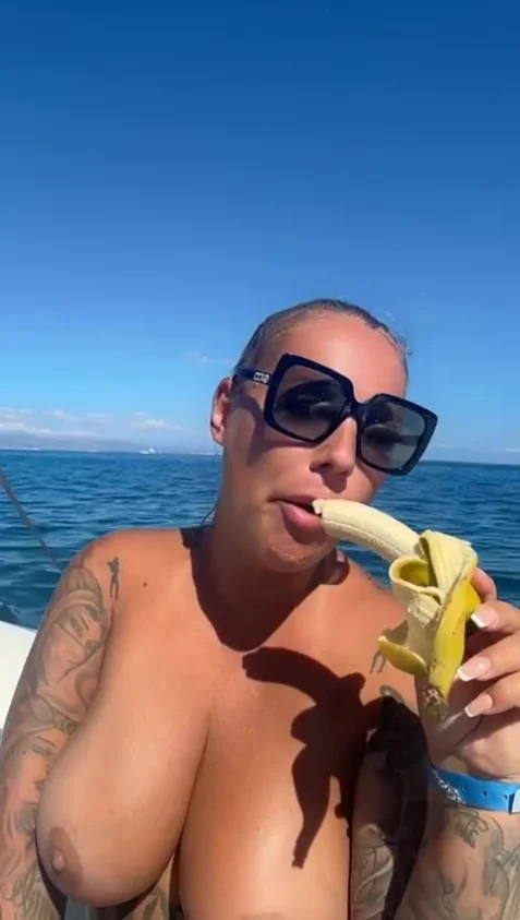 Eating a banana like a cock 